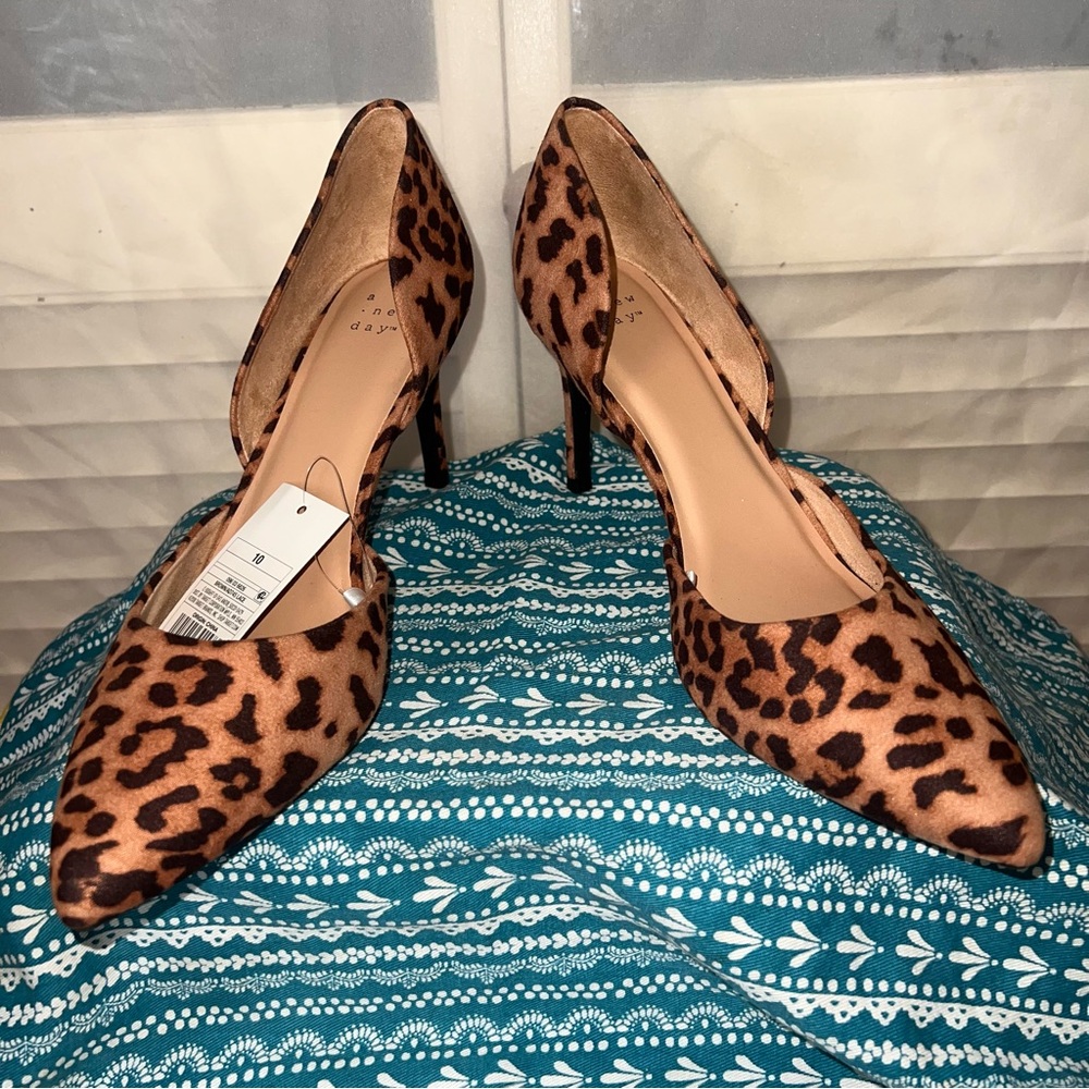 A New Day Leopard Print D’Orsay Pumps Size 10 NWT Faux Suede Business or Romance